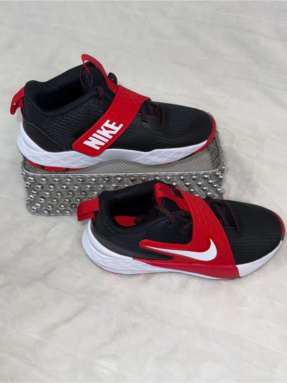 Nike Team Hustle D 12 Black University Red Sz 3.5Y/Wmns 5 HF6279-001 🏀❤️